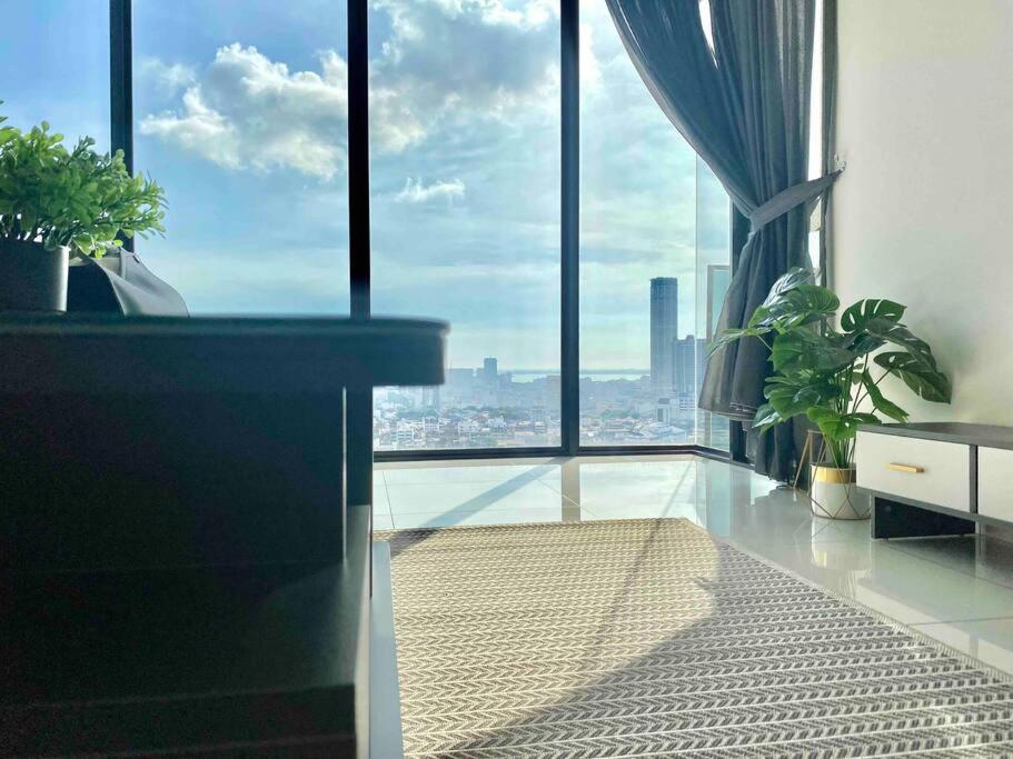 Beacon Executive #executive #skypool #georgetown #6pax #2br 2bath #1queen 4single #quality Well Maintained #private Host Apartment