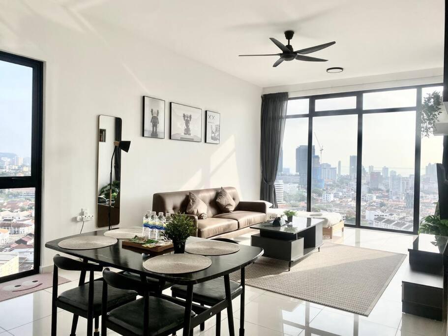 Apartment Beacon Executive #executive #skypool #georgetown #6pax #2br 2bath #1queen 4single #quality Well Maintained #private Host *