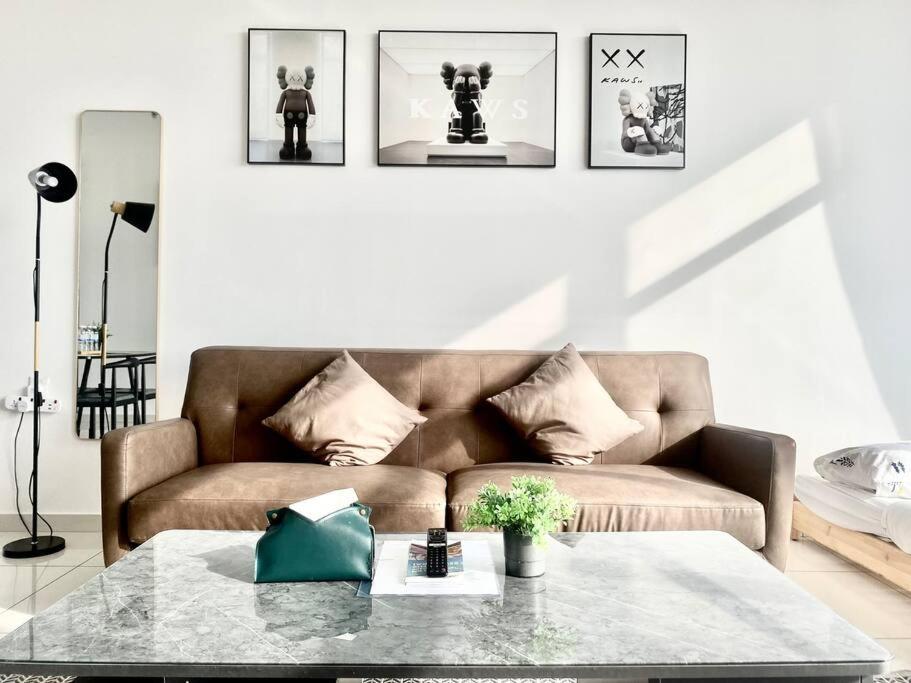 Beacon Executive #executive #skypool #georgetown #6pax #2br 2bath #1queen 4single #quality Well Maintained #private Host Apartment George Town