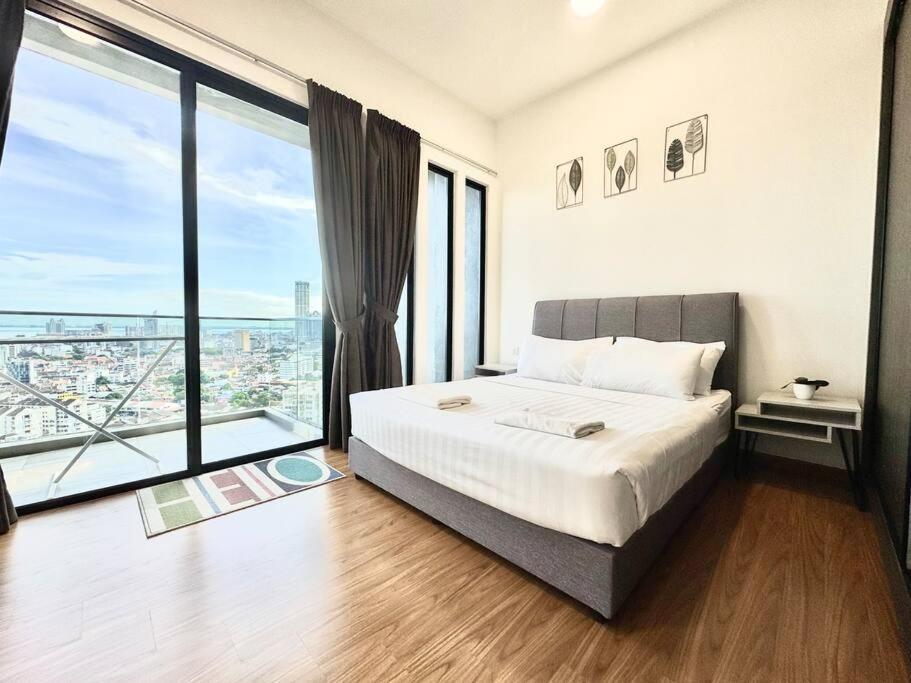 Apartment Beacon Executive #executive #skypool #georgetown #6pax #2br 2bath #1queen 4single #quality Well Maintained #private Host George Town
